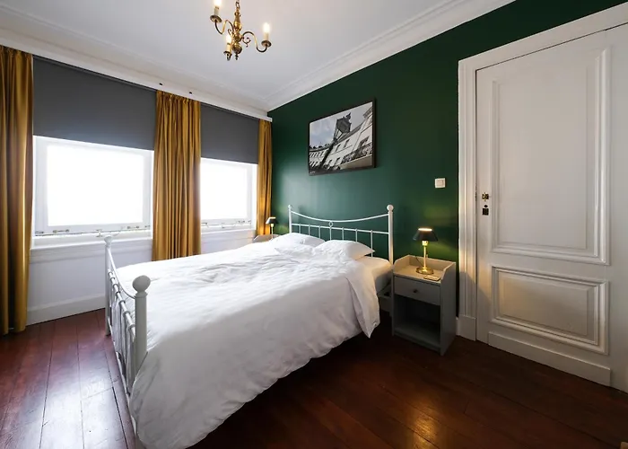 Your Homestay In A Bibliophile Mansion
